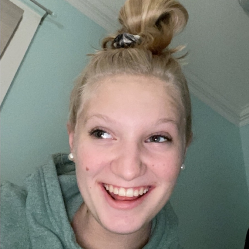 Meet your Posher, Amelia